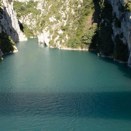 Dans Le Luberon منزل للإقامة