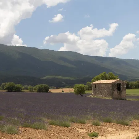 Dans Le Luberon منزل للإقامة *