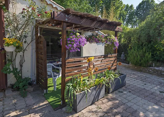 Dans Le Luberon Séjour chez l'habitant Céreste